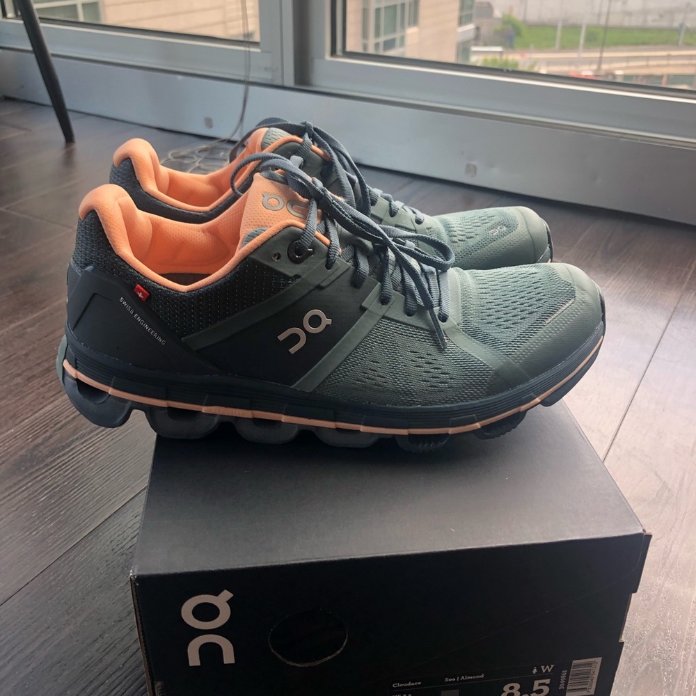 On Womens cloudace size 8.5 NEW with box